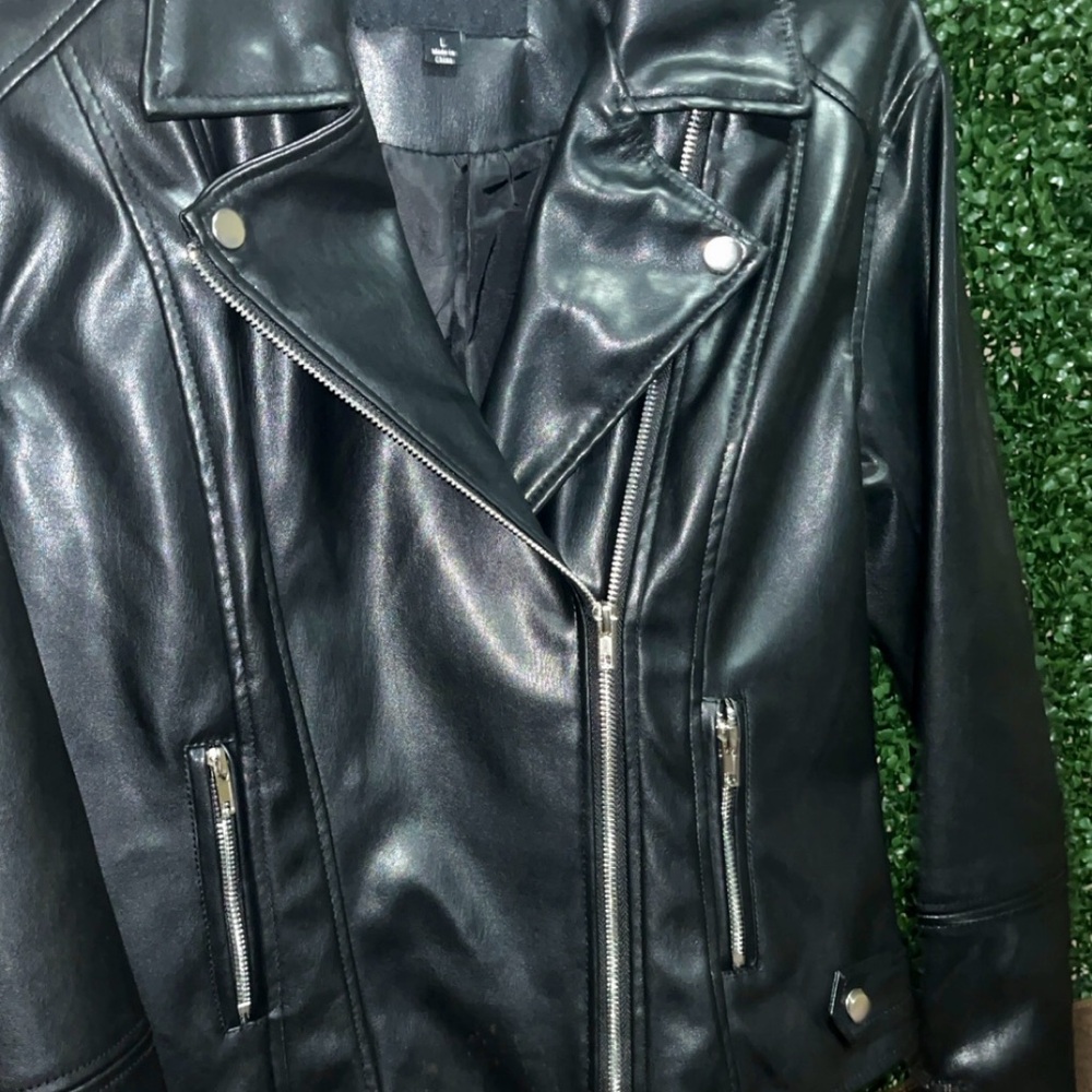 Sleek Black Leather Biker Jacket
